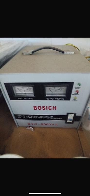 led lanpalar: BOSICH SVC-3000VA gərginlik tənzimləyicisi (AVR) - Tip: Tam avtomatik — 1