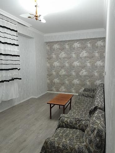 kiraye boş evler: Ev Kristal Abşeron Xırdalanda yerləşir(köhnə bazarın yanı) . Evdə — 5