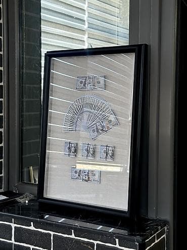 pul sekli: Dekorativ “dollar” posteri – çərçivəli kompozisiya - Mövzu: 100 USD — 1