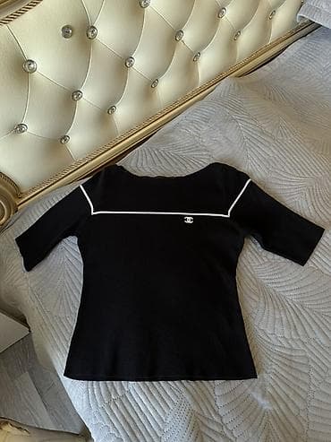 paltar qadın: Qadın bluzası – qara rəng, yarımqol - Model: dar siluetli trikotaj — 1