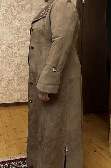 kişi palto: Uzun qadın palto – süet görünümlü, isti tüklü içlikli - Rəng: açıq — 4