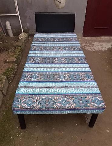 Kravat taza 
Hazırı var 
Çatdırılma münasib qiymata