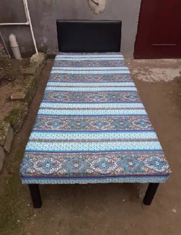 Kravat taza 
Hazırı var 
Çatdırılma münasib qiymata — 1