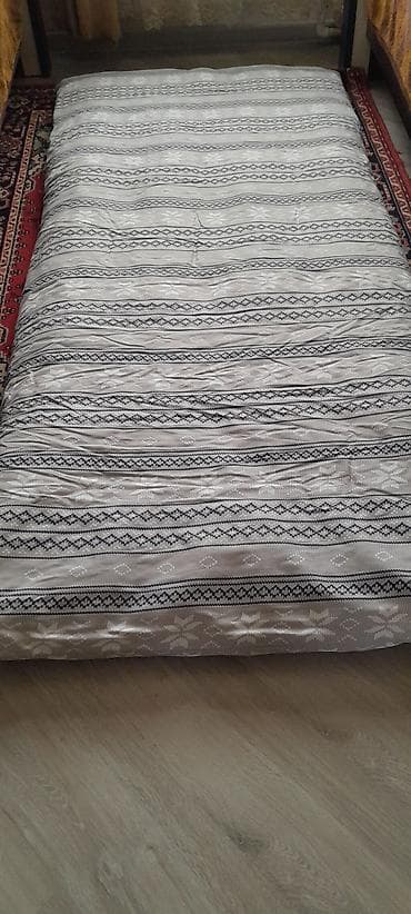 Böyüklər üçün Yeni Bambuk Döşək, Ünvandan götürmə