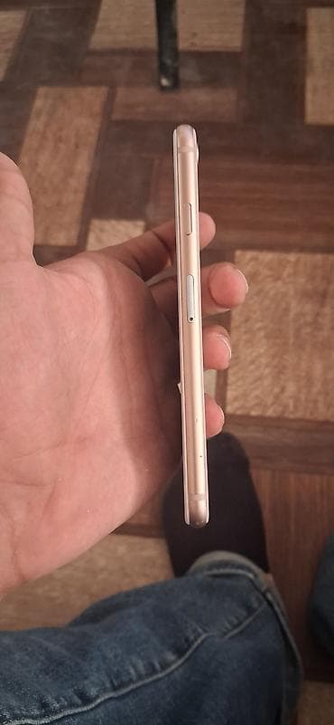 iphon 16 pro: IPhone 8, Qızılı, Barmaq izi — 2