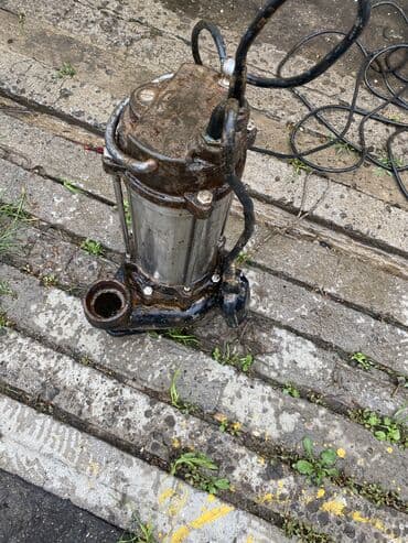 Baklar və çənlər: Nasos, Hovuz üçün, quraşdırılma Sualtı, İşlənmiş — 1