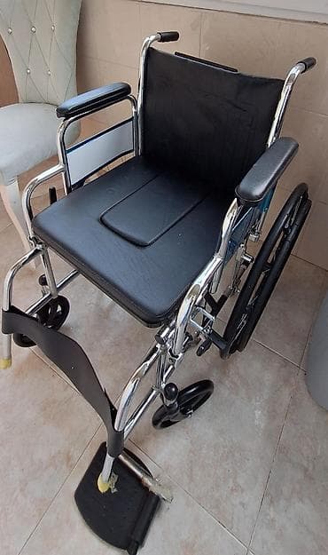 universal araba mutsy igo: Universal əlil arabası – sanitar oturacaqla - Güclü xrom örtüklü — 1