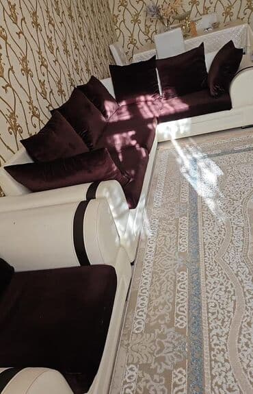 Кухонные гарнитуры: Угловой диван — 1