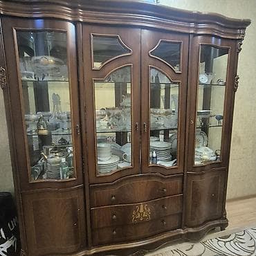 Şüşəli dolab vitrini, İşlənmiş, Ünvandan götürmə