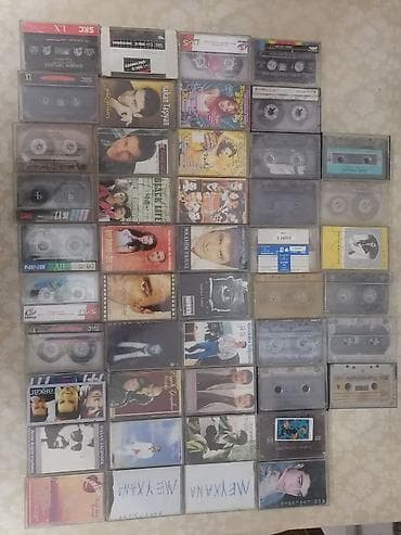 Kaset kolleksiyası – müxtəlif janrlarda orijinal audio kasetlər
