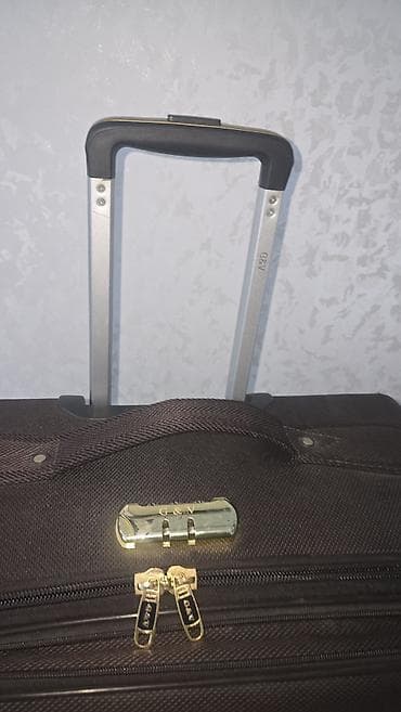 tote bag: Çamadan L ölçüdür.heç bir problemi yoxdur.butun zamokları ve tekerleri — 5