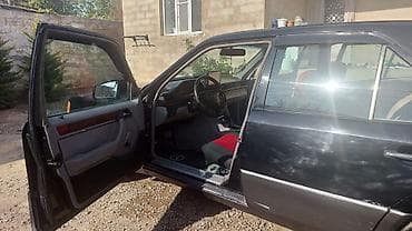 niva baqaji: Mercedes-Benz E 230: 2.3 l | 1991 il Sedan — 9