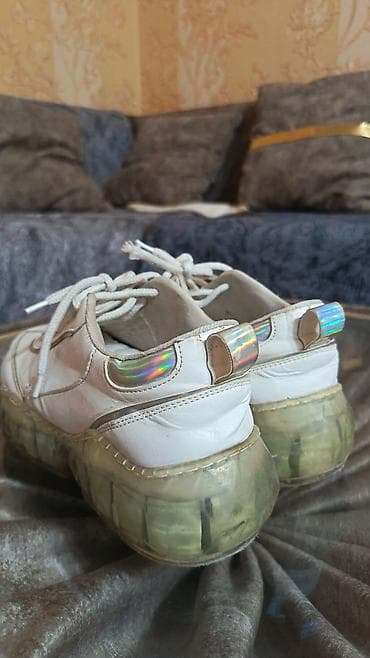 deri donlar: Ağ rəngli qadın/kishi idman ayaqqabısı - Dizayn: Ağ üst hissə — 4