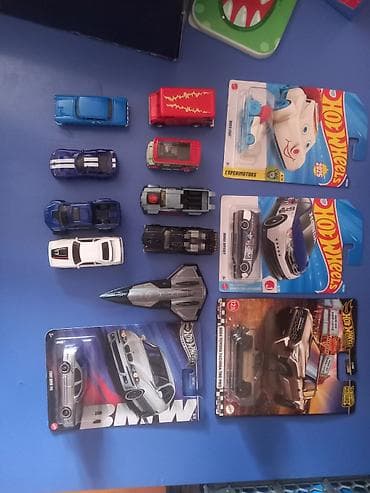Hot Wheels və digər kolleksiya oyuncaq modelləri dəsti - Müxtəlif — 1