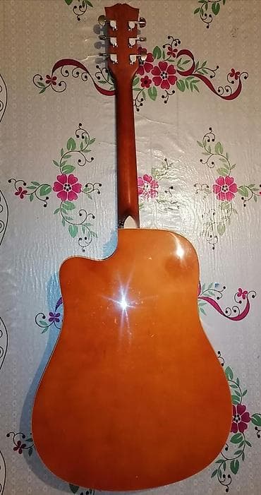 Fleytalar: Akustik gitara satılır idial vəziyyətdədir problemi yoxdu üstündə — 2