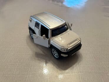 taksi islemek ucun masinlar: Təcili Satılır…Endirim Var… Toyota FJ Crusier modelkası — 4