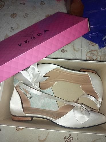 Basanoşka və səndəllər: Tuflilər, Derimod, Ölçü: 39, rəng - Ağ, Yeni — 2