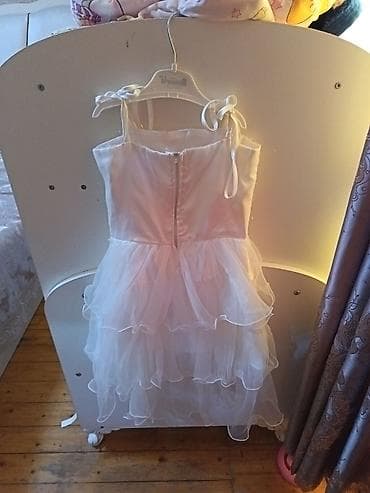 Donlar: Ağ rəngli qız uşağı don
4 5 yas — 2