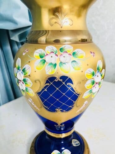 liliya gülü: Bir vaza, Bogem şüşəsi — 2