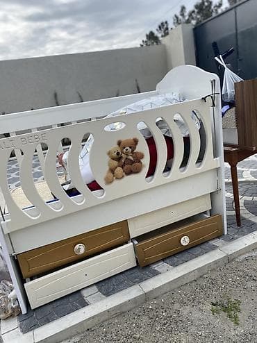 siyirmeli: Oğlan və qız üçün, Dördbucaq, Beşik, Dəstsiz, Matras ilə, Yellənmə mexanizmsiz — 2