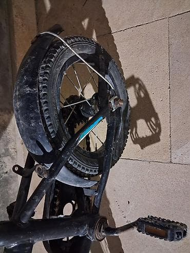 32 lik velosiped: 12lik velosiped ela veziyyetdedir. usaq üçün boyuk velosiped alindigi — 5