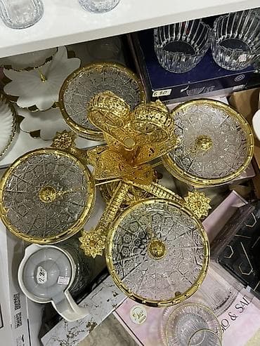 cerez qabı: Qızılı dekorlu şüşə konfetlik/dadlıqlar üçün fırlanan stend - — 1