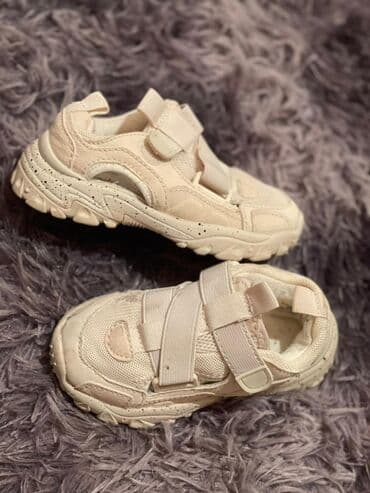 детские тапочки на липучках: Uşaq idman ayaqqabıları – krem/bez rəngdə Xüsusiyyətlər: - Model — 2