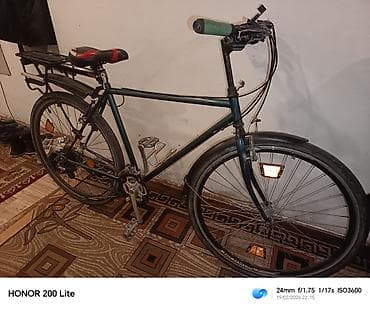 Şəhər/trek tipli velosiped Xüsusiyyətlər: - Polad/alüminium