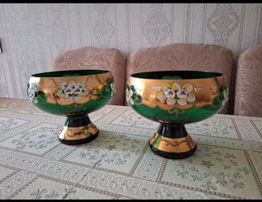 meyvə tərəvəz: Yaşıl şüşədən hazırlanmış bu qablar qızılı naxışlar və ağ çiçək — 3