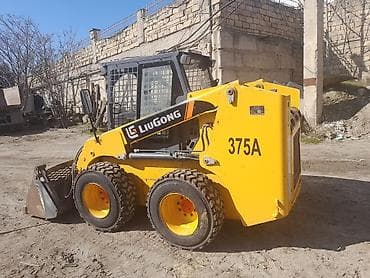 a klas makasin: Liugong 375A mini yükləyici (skid-steer) Xüsusiyyətlər: - Model — 4