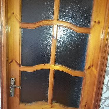 Şüşəli taxta otaq qapısı - Material: təbii ağac (çəhrayı-şabalıd rəng