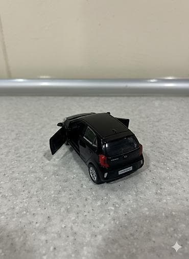 panda şou: Kia Morning avtomobilinin kolleksiya modeli - Rəng: qara - Korpus: 5 — 2