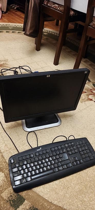 manıtor: Ikisi birlikdə 40 azn HP LP1908w monitor + Genius klaviatura seti - — 1