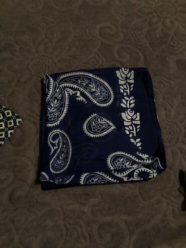 qadınlar üçün yun snudlar: Şərflər və şallar dəsti - Müxtəlif rəng və fakturalarda qadın — 7