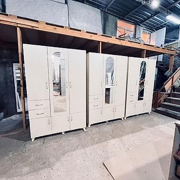 3 qapılı, Güzgülü, Bej, Açılan, Düz dolab