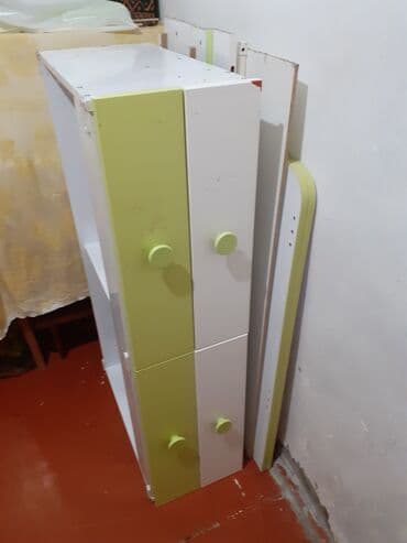 işlənmiş uşaq beşikləri: Oğlan üçün, İşlənmiş, Dördbucaq, Beşik, Dəstsiz, Matrassız, Yellənmə mexanizmsiz — 1