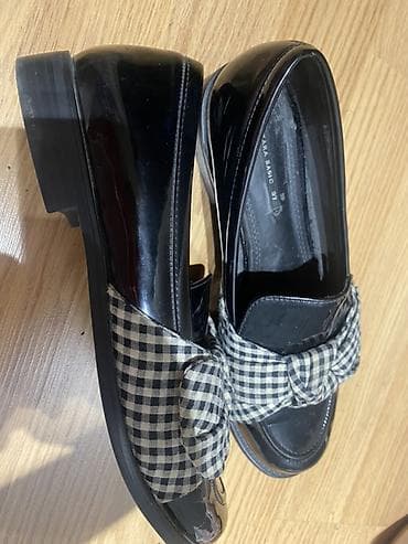 Мокасины и лоферы: ZARA BASIC Collection qadın loaferləri

- Rəng: qara (parlaq lak) — 2