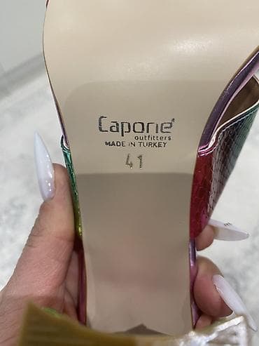 Basanoşka və səndəllər: Capone Outfitters qadın sandaleti yenidi - Model: Blok dabanlı, açıq — 4