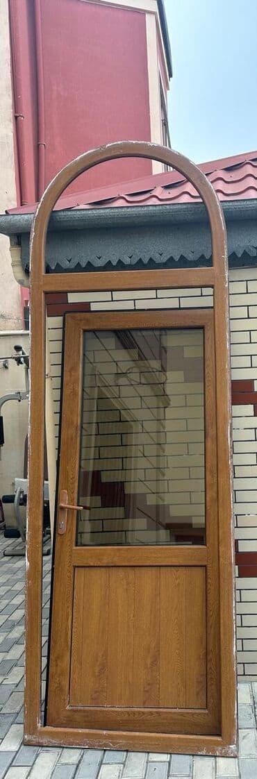 plasdiq qaplar: Б/у Пластиковая дверь С обшивкой, Без гарантии, Самовывоз — 1