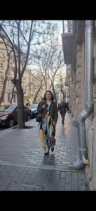 Uzun, rəngarəng naxışlı qadın paltarı - Model: maxi uzunluqlu, axıcı