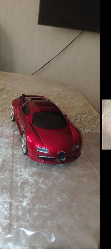 Qırmızı rəngli radioidarəetməli maşın - Model görünüşü: superkar