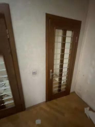 taxta qapi satisi: 5 ədəd otaq qapısı satılır. - Material: təbii ağac örtüklü qutu və — 5