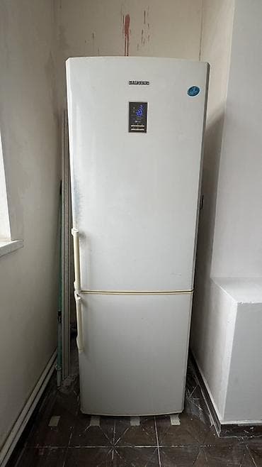 Blenderlər: 2 qapılı Samsung Soyuducu Satılır, rəng - Ağ — 1