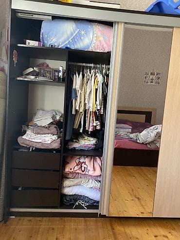 șkaf: Sürgülü qapılı paltar dolabı - Dizayn: Açıq ağac rəngi panellər və — 3