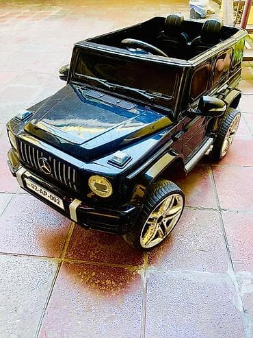 4 yaş: Uşaq üçün elektrikli minik maşını – Mercedes G-Class stili, qara rəng — 2