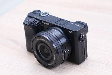 Sony a6300 kamera dəsti - Linza: Sony E 16–50mm f/3.5–5.6 - İki — 7