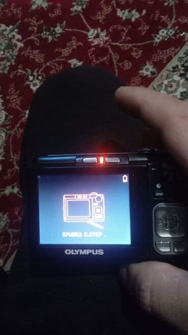 Фотоаппараты: İki kompakt rəqəmsal fotoaparat dəsti 1) Sony Cyber‑shot - 5.0 — 4