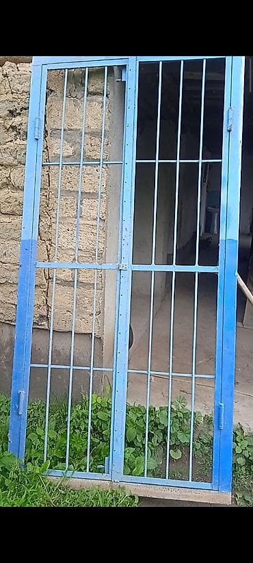 dekor işıq: Metaldan ikiqanadlı barmaqlıq qapı - Material: möhkəm metal — 1