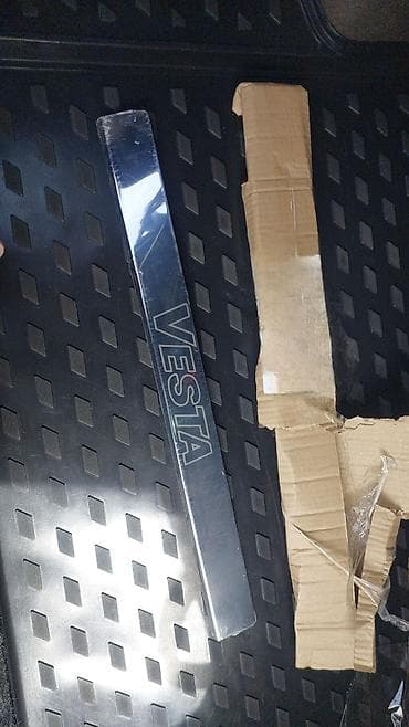 vaz qapilari: LADA Vesta üçün paslanmayan yan ayaqalti xromlari .4 ədəd yenidir. - — 2