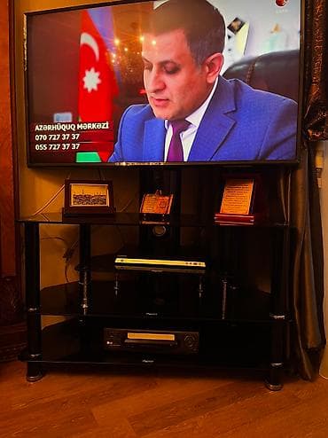 stend: Televizor altlığı satılır. Yaxşı vəziyyətdədi. Televizor üstünə — 1